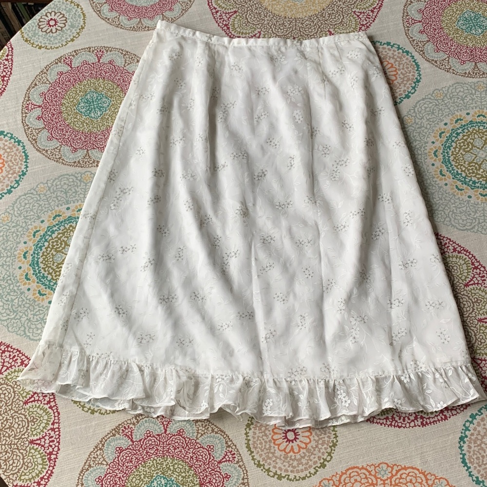Lord & Taylor White Skirt Floral Print and Sheer Ruffled Hem ✨Simply Stunning 8
